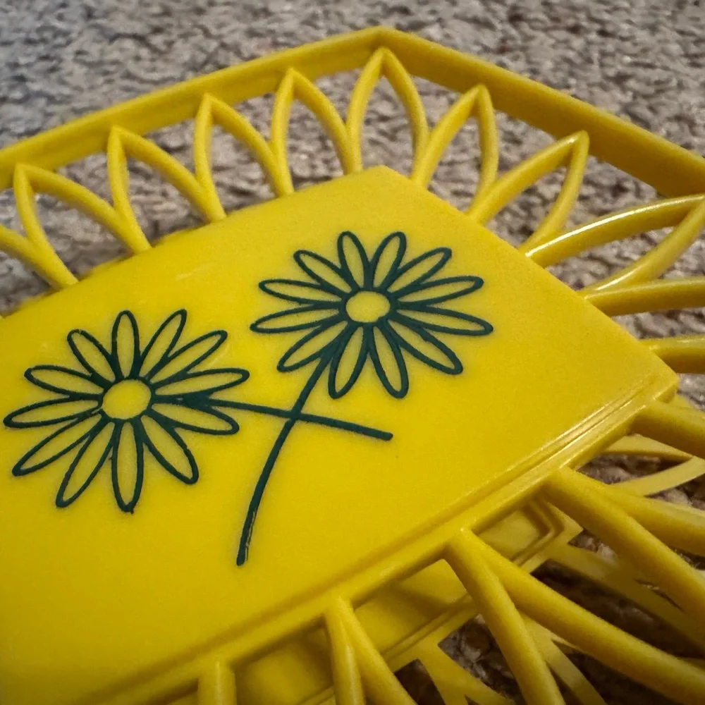 Vintage Plastic Mid Century Yellow Napkin Holder with Green Daisies Retro Hippie - Picture 2 of 5
